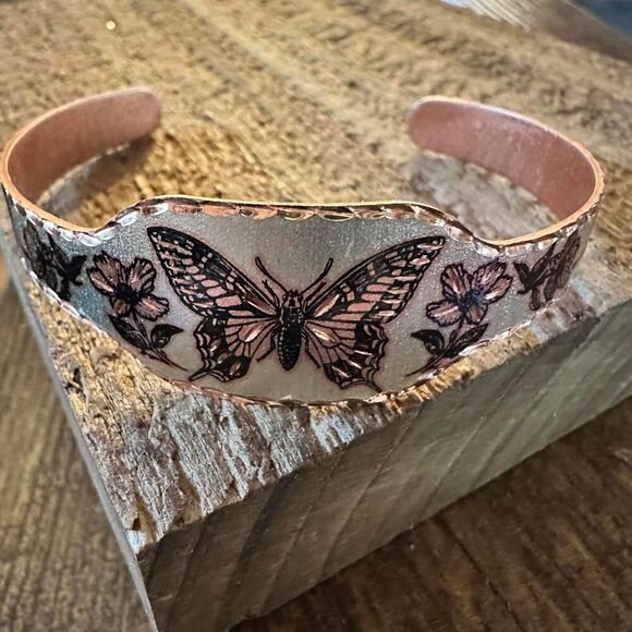 Boho Copper Diamond Cut Elegant Butterfly Cuff Bracelet ,Gift Box - Picture 1 of 7